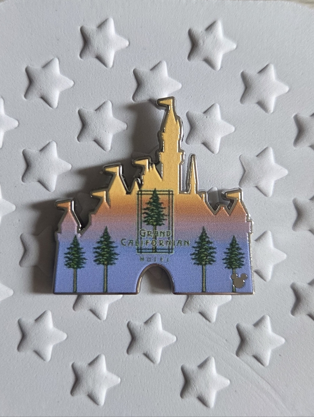 Disneyland Pin Grand Californian Hotel Castle Wave A 2026 Disney Hidden Mickey